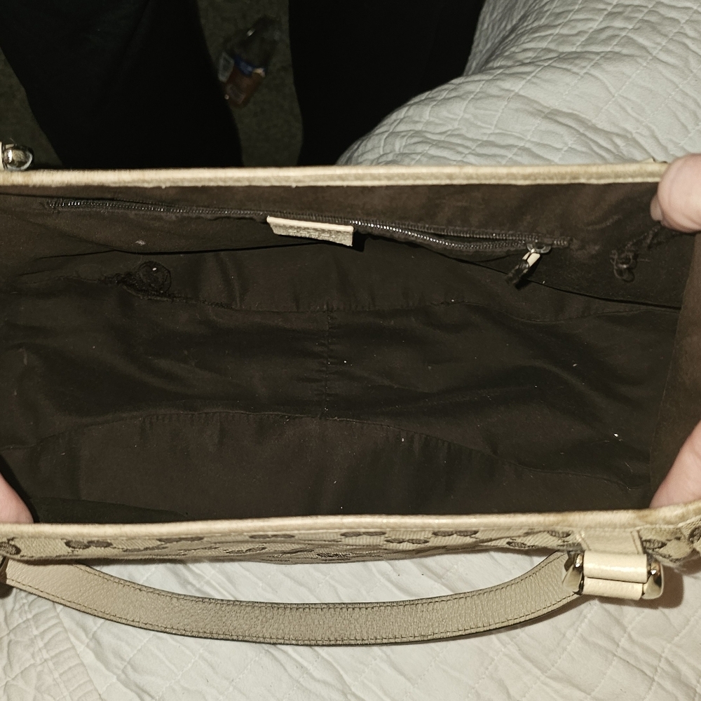 Gucci Beige Monogram Tote Bag - Picture 7 of 7